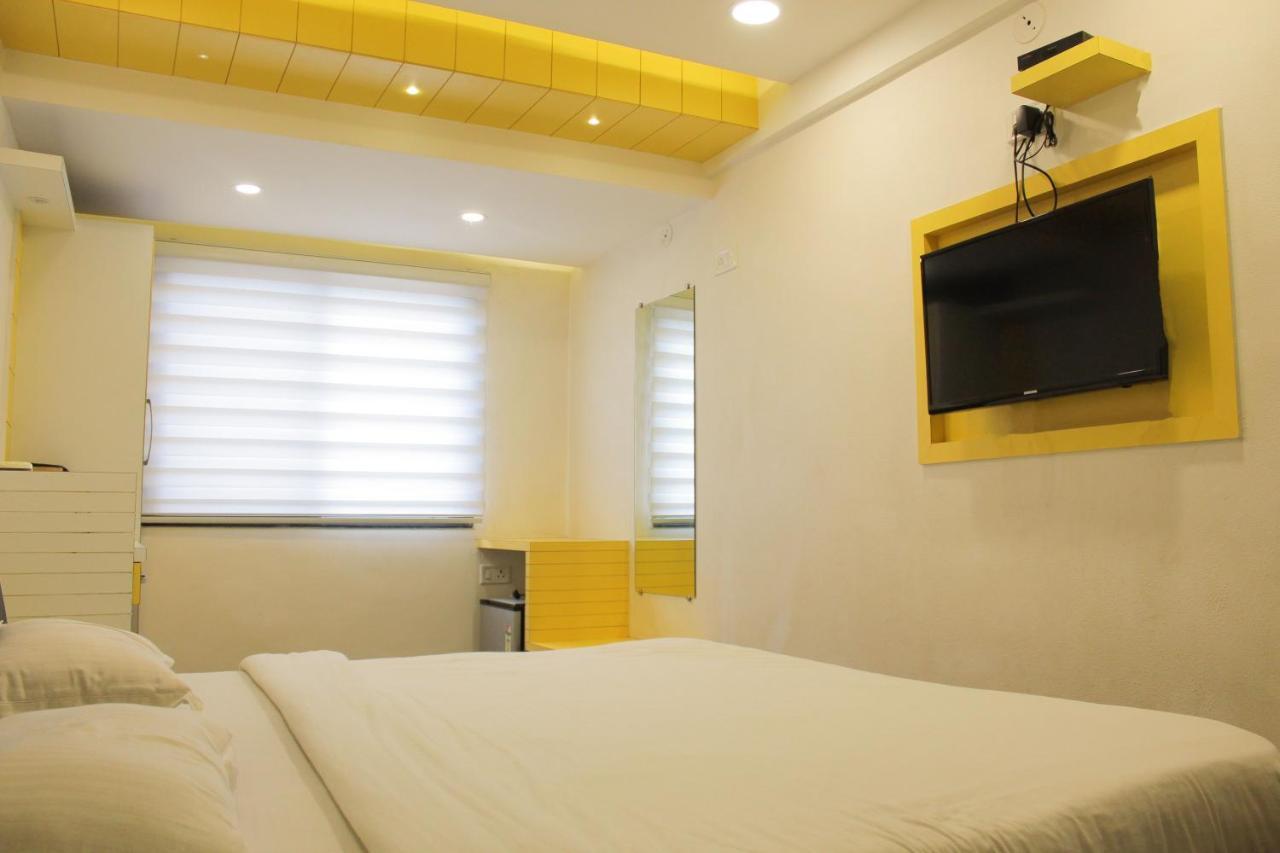 Hotel Maa Sharda Индаур Экстерьер фото