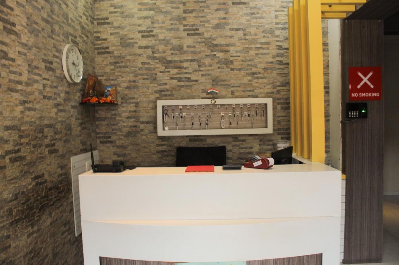 Hotel Maa Sharda Индаур Экстерьер фото