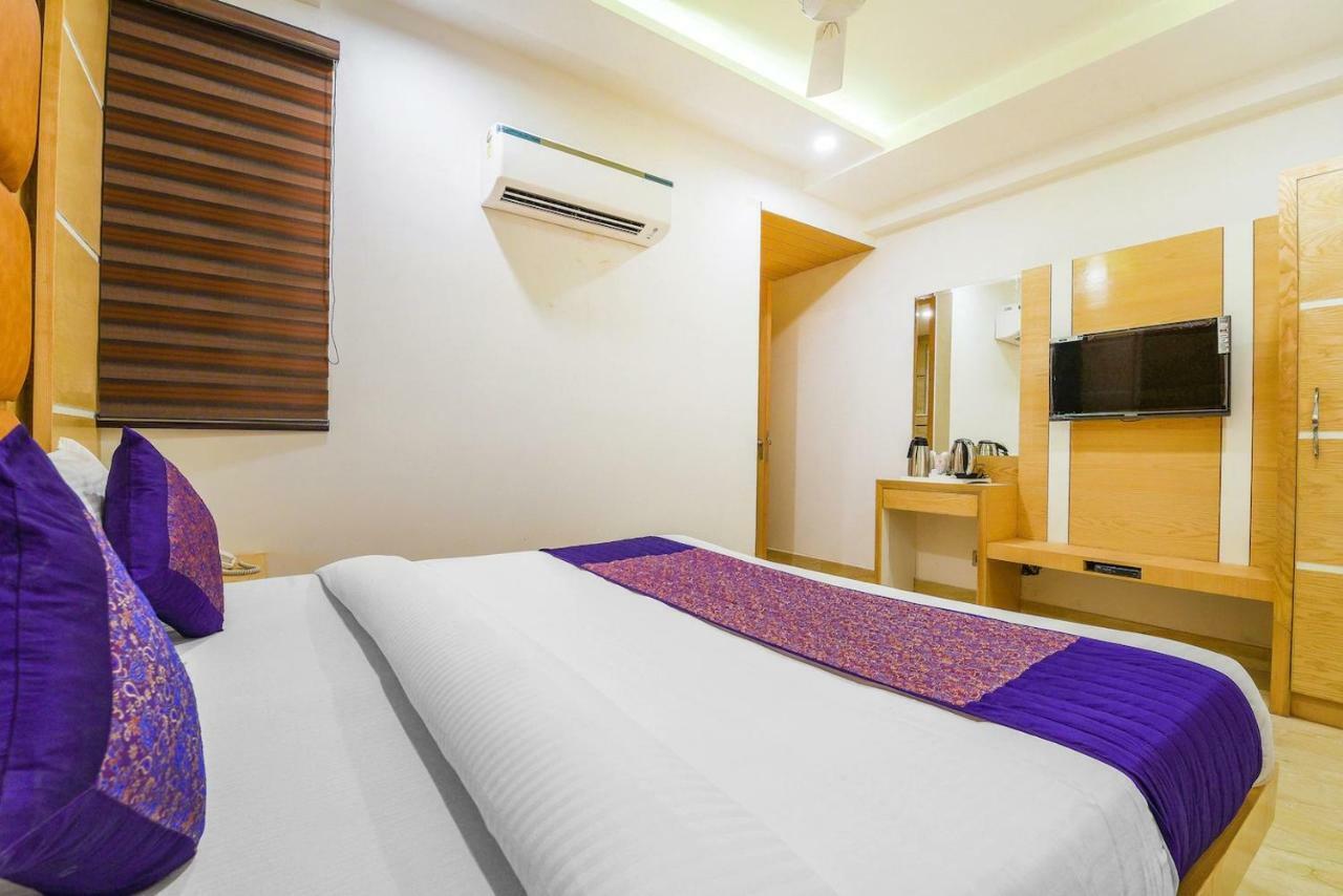 Hotel Maa Sharda Индаур Экстерьер фото